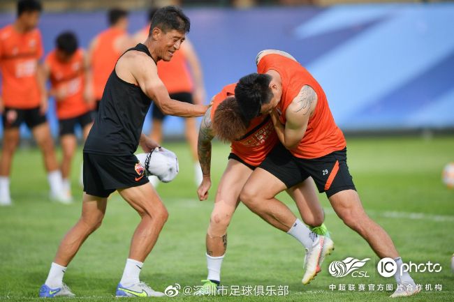 姆巴佩与巴黎的合同在2024年6月30日到期，也就是说，在当地时间1月1日起，他可以与其他球队进行自由转会谈判。